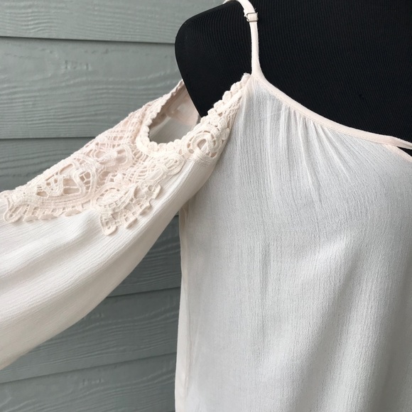 Love Stitch Cold Shoulder Top - Picture 5 of 7